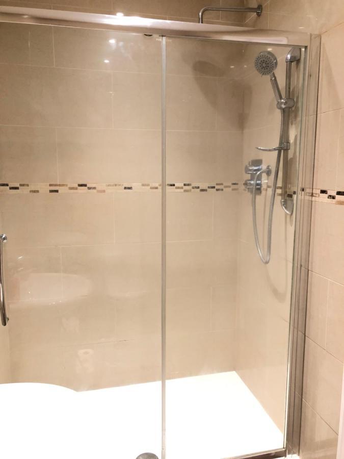 Greater London Holiday Let @ Hanwell Appartement Buitenkant foto