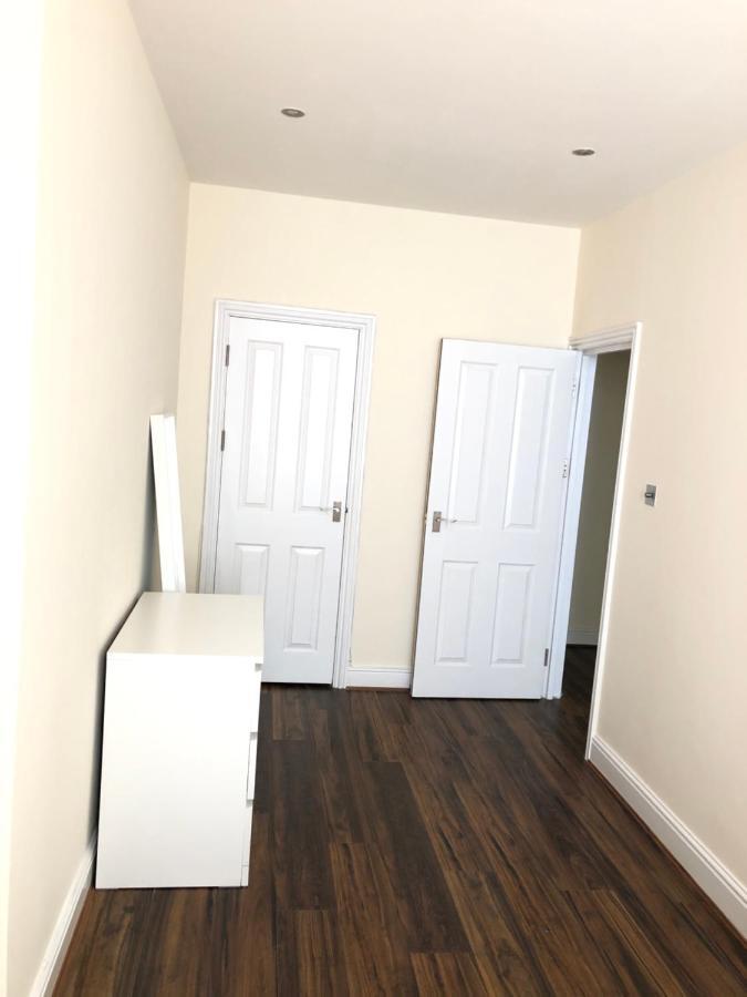 Greater London Holiday Let @ Hanwell Appartement Buitenkant foto