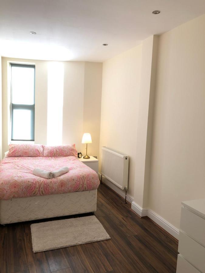 Greater London Holiday Let @ Hanwell Appartement Buitenkant foto