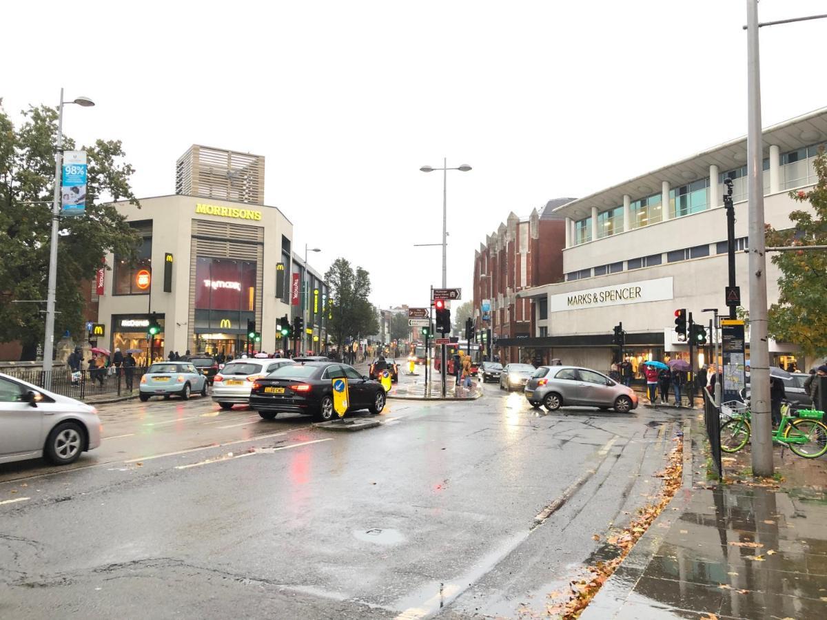 Greater London Holiday Let @ Hanwell Appartement Buitenkant foto